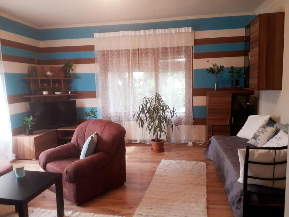 Villa Rozmaring Apartman Zánka Extérieur photo